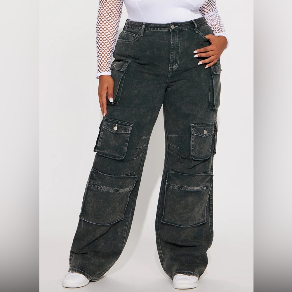 Fashion nova | Lily high rise cargo jeans | Sz 13